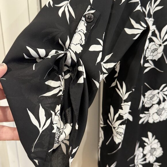 Chaus NY 2xl Black & White Floral Blouse Sheer Roll Tab Sleeves Boho EUC - Picture 5 of 5